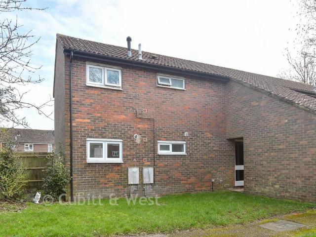 1 bedroom ground flat for sale
