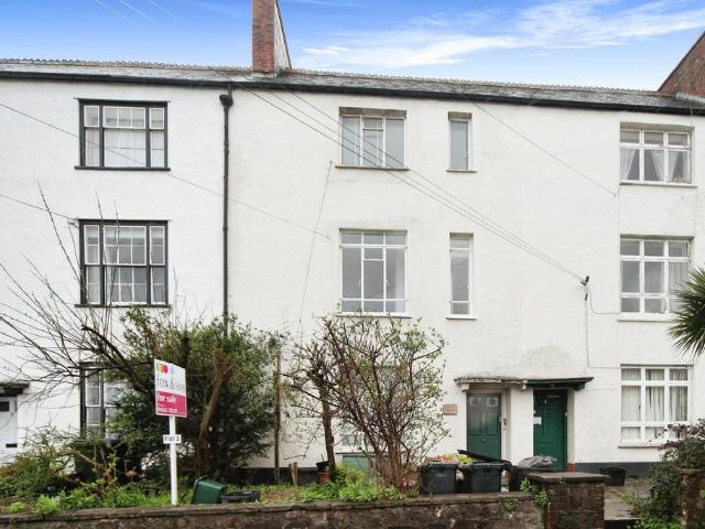 1 bedroom ground flat for sale