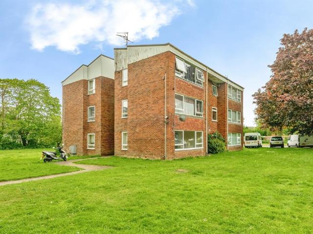 1 bedroom ground flat for sale