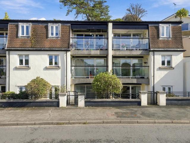 1 bedroom ground flat for sale