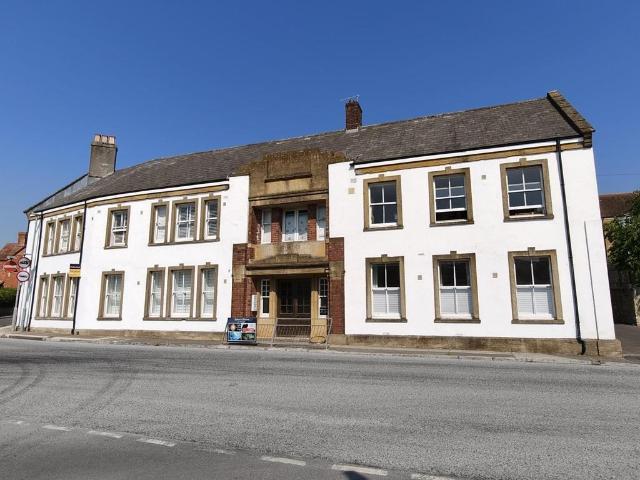 1 bedroom ground flat for sale