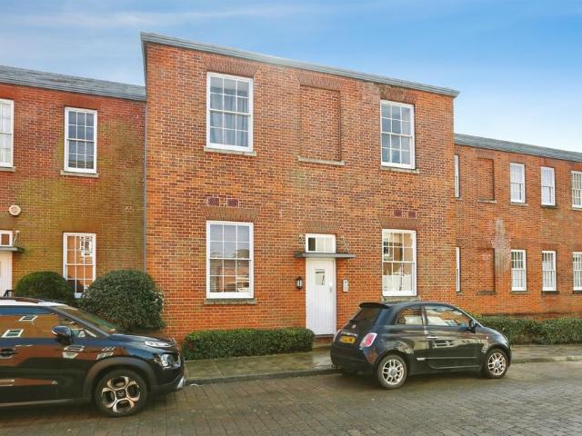 1 bedroom ground flat for sale
