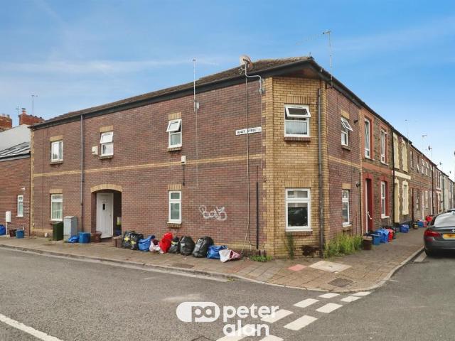 1 bedroom ground flat for sale