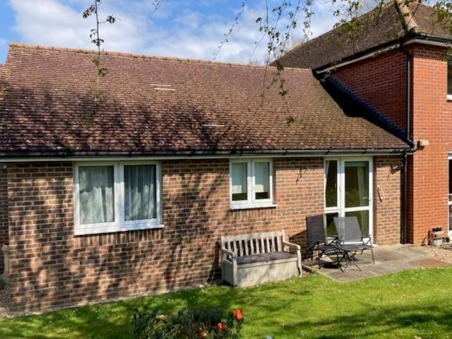 1 bedroom ground flat for sale