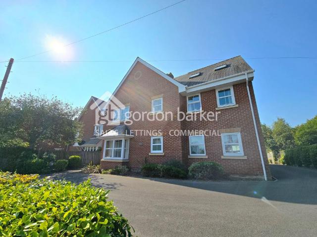 1 bedroom ground flat for sale