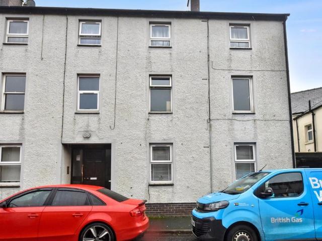 1 bedroom ground flat for sale