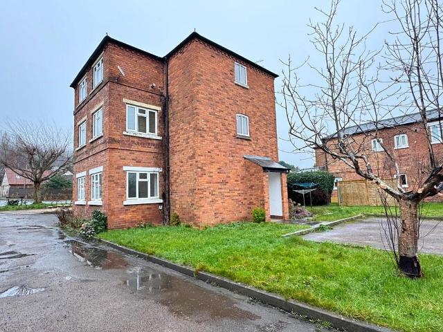 1 bedroom ground flat for sale