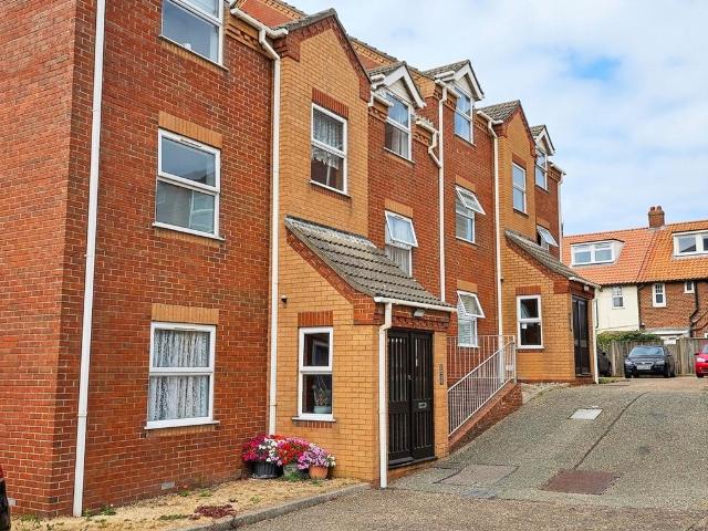 1 bedroom ground flat for sale