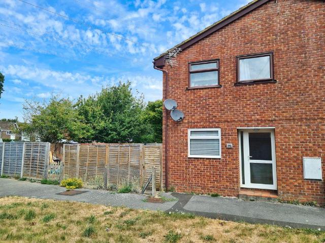 2 bedroom ground flat for sale