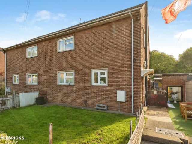 1 bedroom ground flat for sale