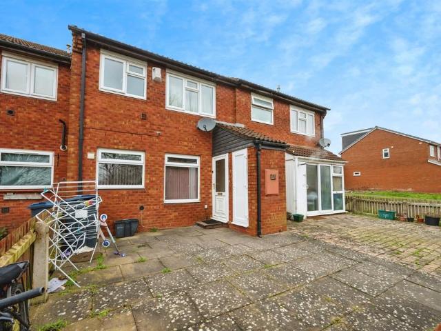 1 bedroom ground flat for sale