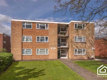 1 bedroom ground flat for sale