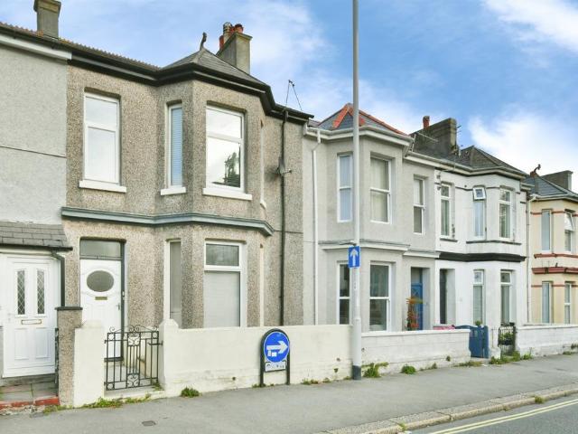 1 bedroom ground flat for sale