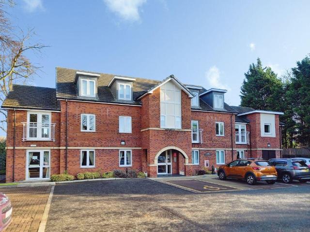 1 bedroom ground flat for sale