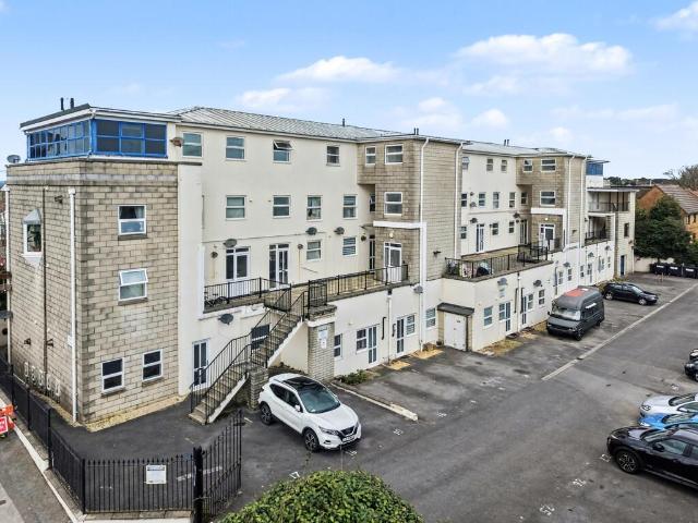1 bedroom ground flat for sale