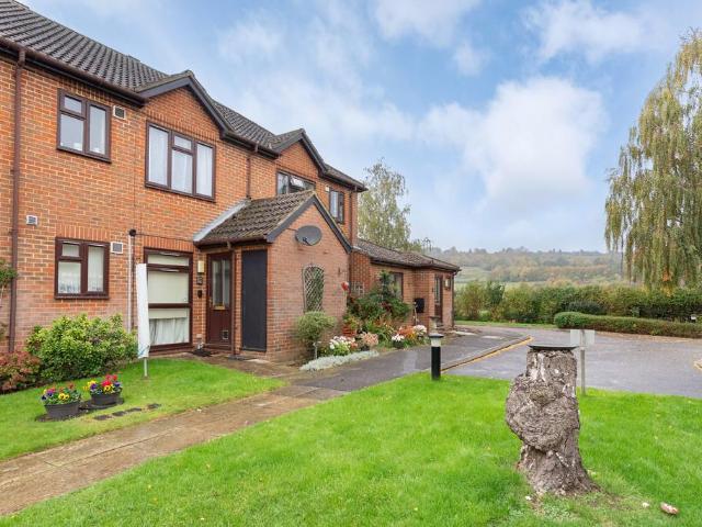 1 bedroom ground flat for sale