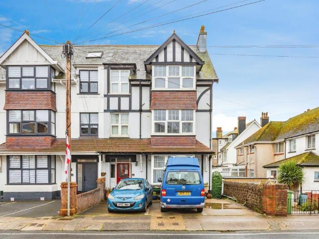 1 bedroom ground flat for sale