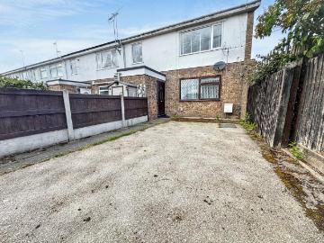 1 bedroom ground flat for sale