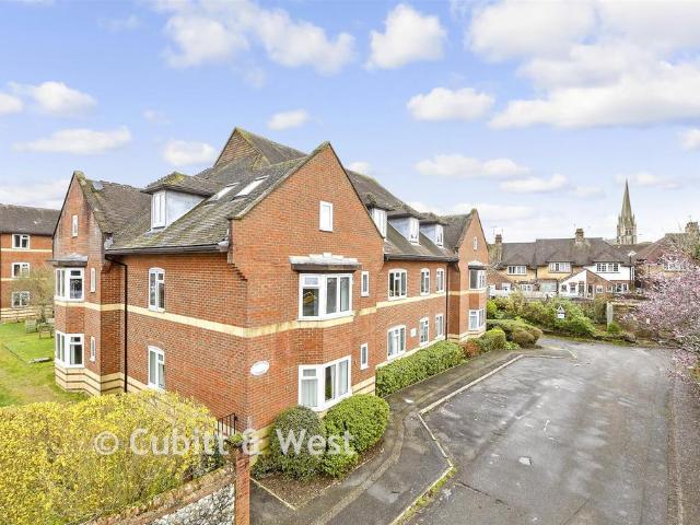 1 bedroom ground flat for sale