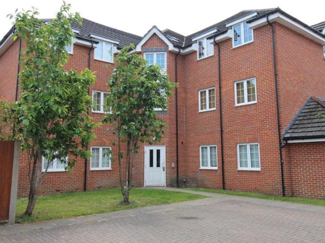 1 bedroom ground flat for sale