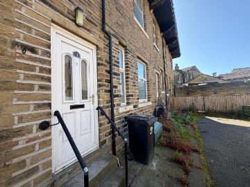 1 bedroom ground flat for sale