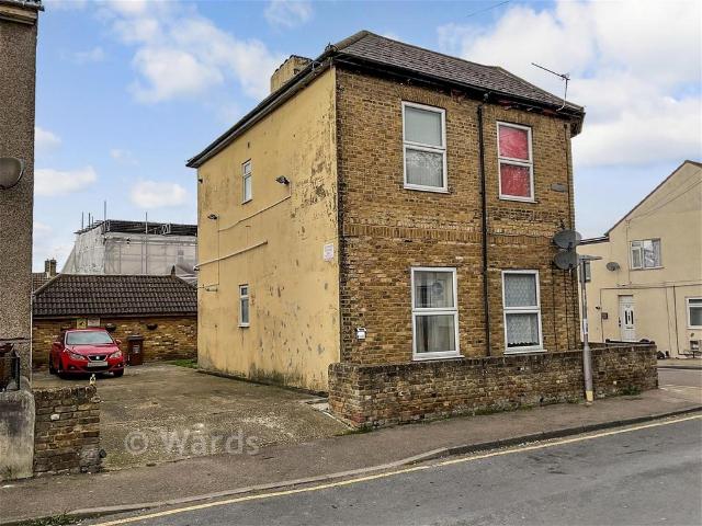 1 bedroom ground flat for sale