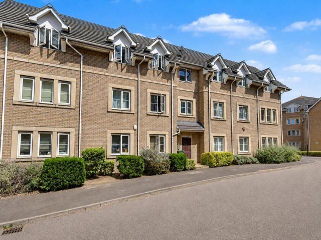 1 bedroom ground flat for sale