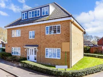 1 bedroom ground flat for sale