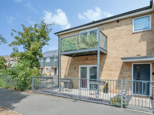 1 bedroom ground flat for sale