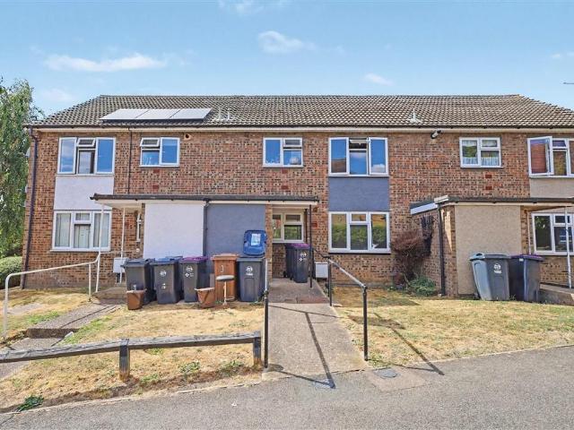 1 bedroom ground flat for sale