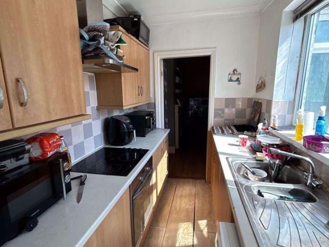 1 bedroom ground flat for sale