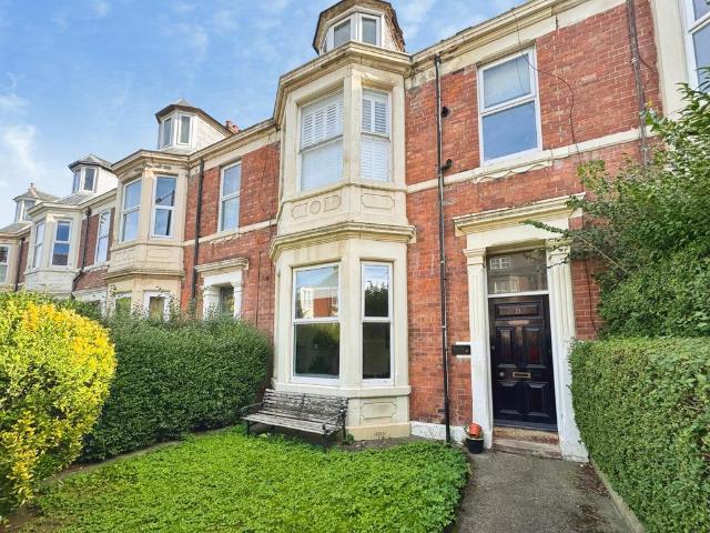 1 bedroom ground flat for sale