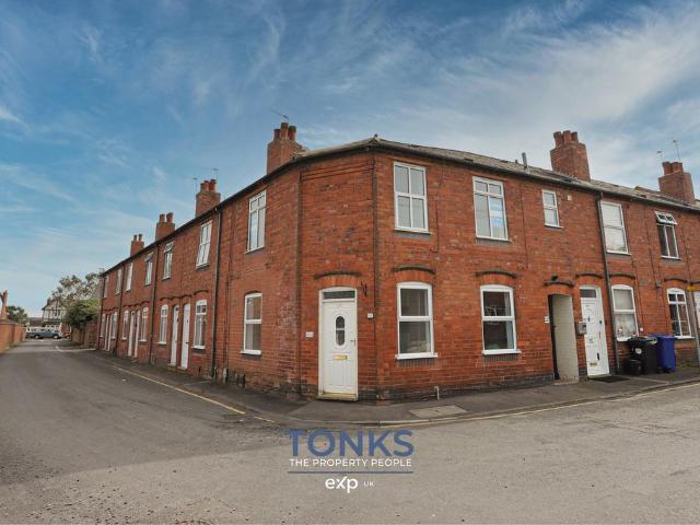 1 bedroom ground flat for sale