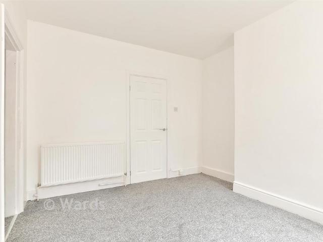 1 bedroom ground flat for sale