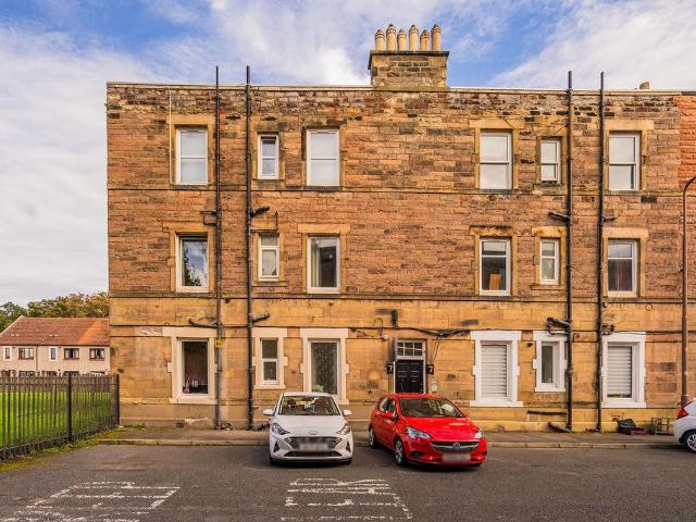 1 bedroom ground flat for sale