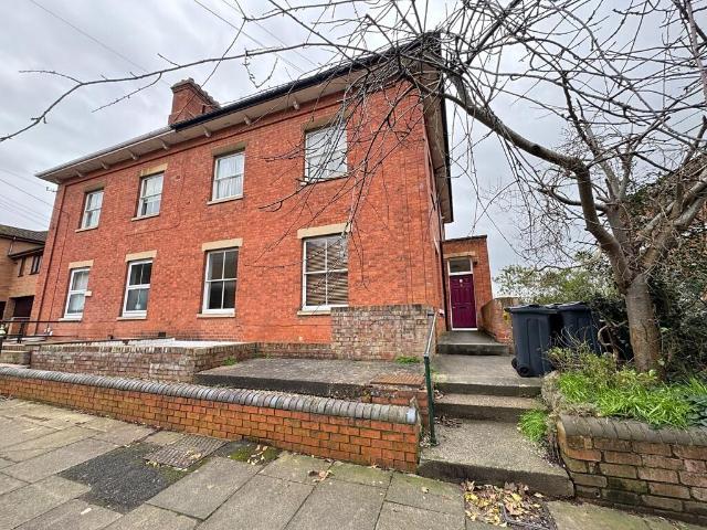 1 bedroom ground flat for sale