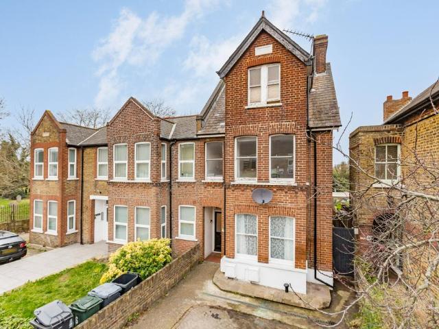 1 bedroom ground flat for sale