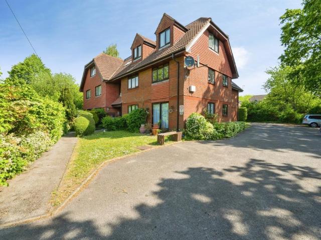 1 bedroom ground flat for sale