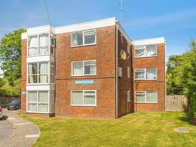 1 bedroom ground flat for sale