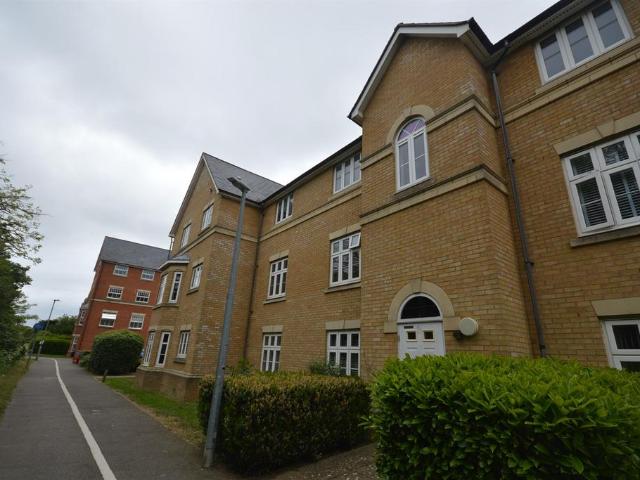 1 bedroom ground flat for sale