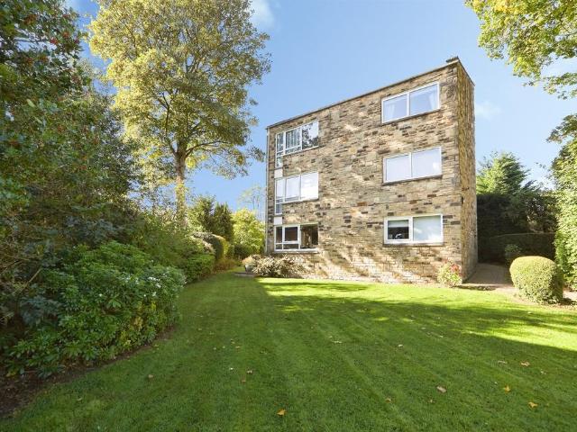 1 bedroom ground flat for sale
