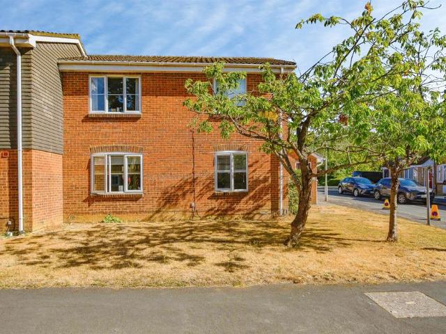 1 bedroom ground flat for sale