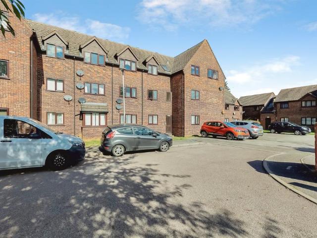 1 bedroom ground flat for sale