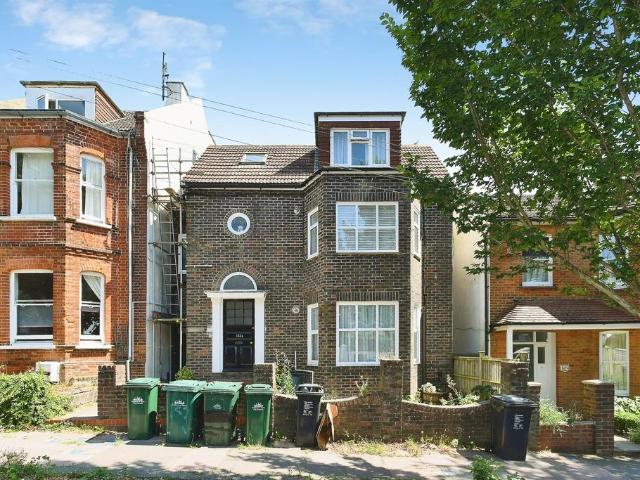 1 bedroom ground flat for sale