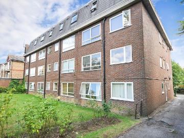 1 bedroom ground flat for sale
