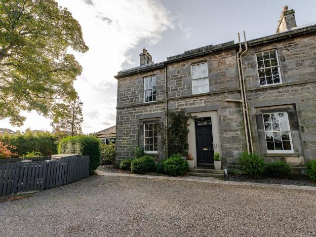 1 bedroom ground flat for sale