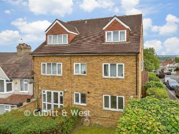 1 bedroom ground flat for sale