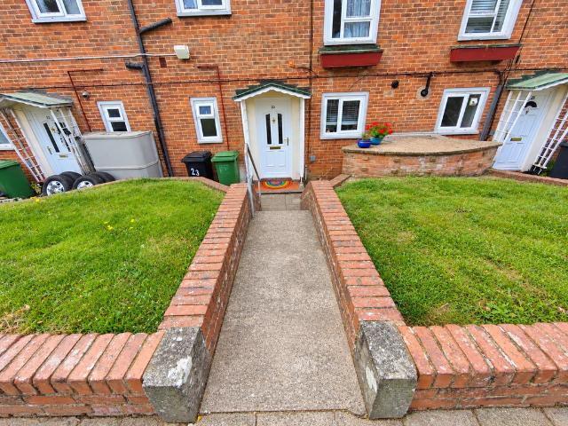 1 bedroom ground flat for sale