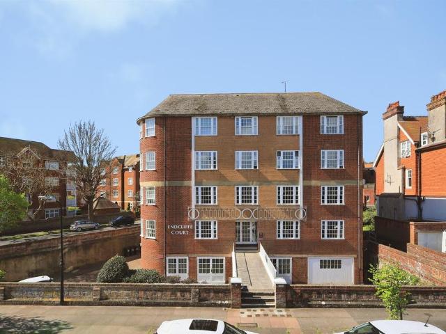 1 bedroom ground flat for sale