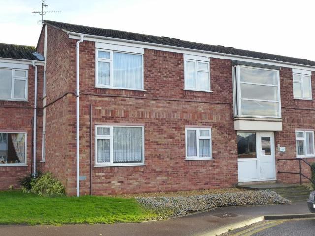 1 bedroom ground flat for sale